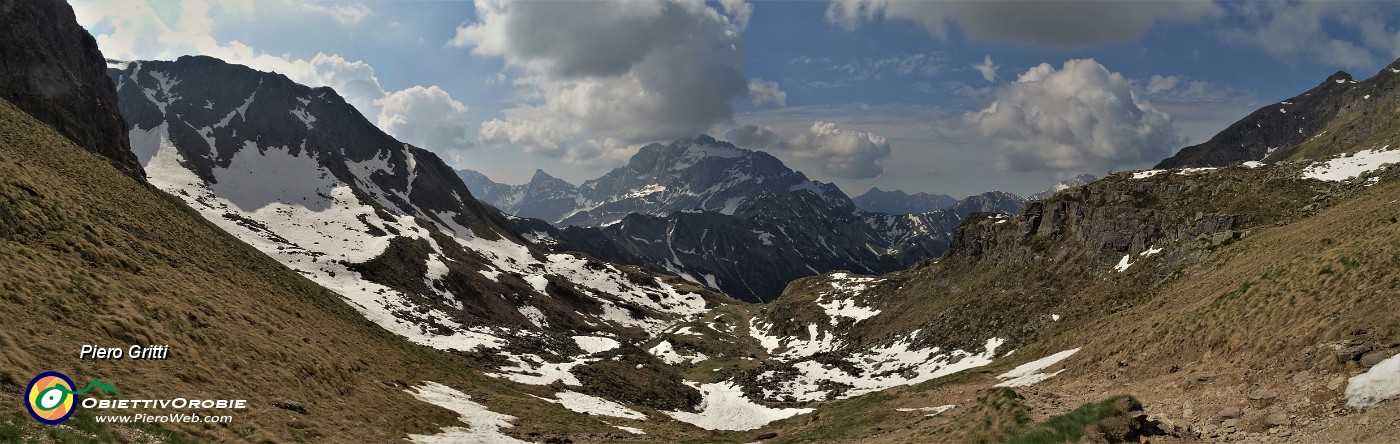 23 In decisa salita verso il Passo di Mezzeno ( vista sul percorso di salita dall'alto).jpg